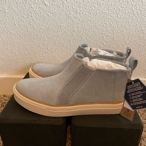 TOMS Bryce slip on shoe - new in box